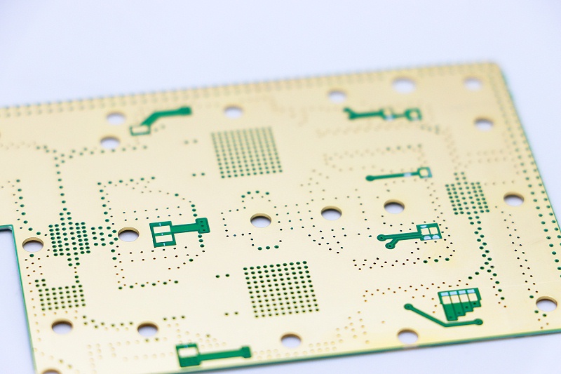 Selle kohta, kuidas hinnata PCB-ahelate eeliseid ja puudusi